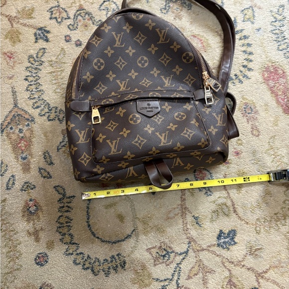 Designer inspired women’s backpack from NYC - Picture 6 of 8